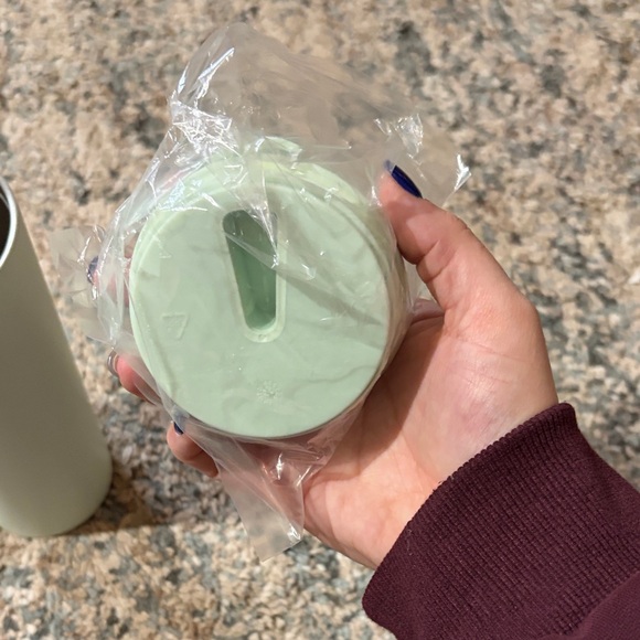 Simple Modern 24oz Classic Slim Light Green Tumbler with Straw - Picture 5 of 9